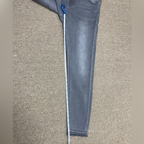 Two By Vince Camuto: Women's Gray Jeans Raw Hem, Size 30 - Picture 10 of 11